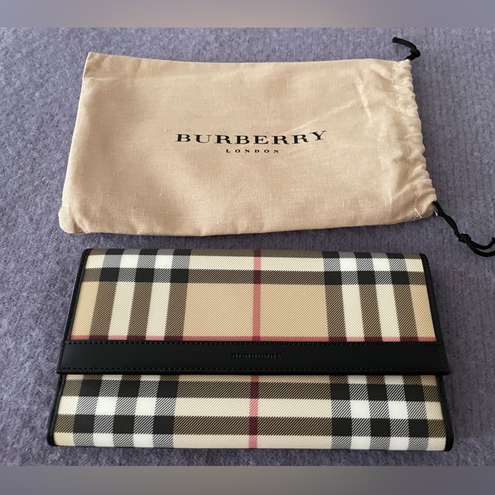 Burberry wallet